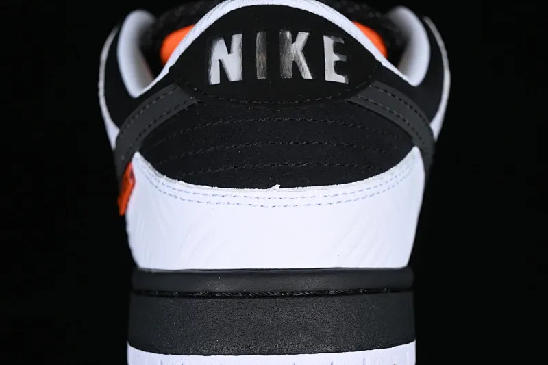 All categories Nk SB Dunk Series Nk SB Dunk Low low-top sneakers Cost-effective version Tightbooth x Nk SB Dunk joint model Reverse Panda SB low-top casual sports skateboard shoes FD2629-100